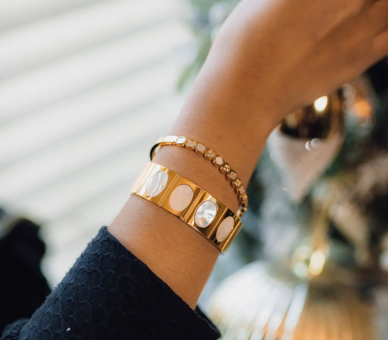 Alys 18kt Gold Plated Shell Bangle