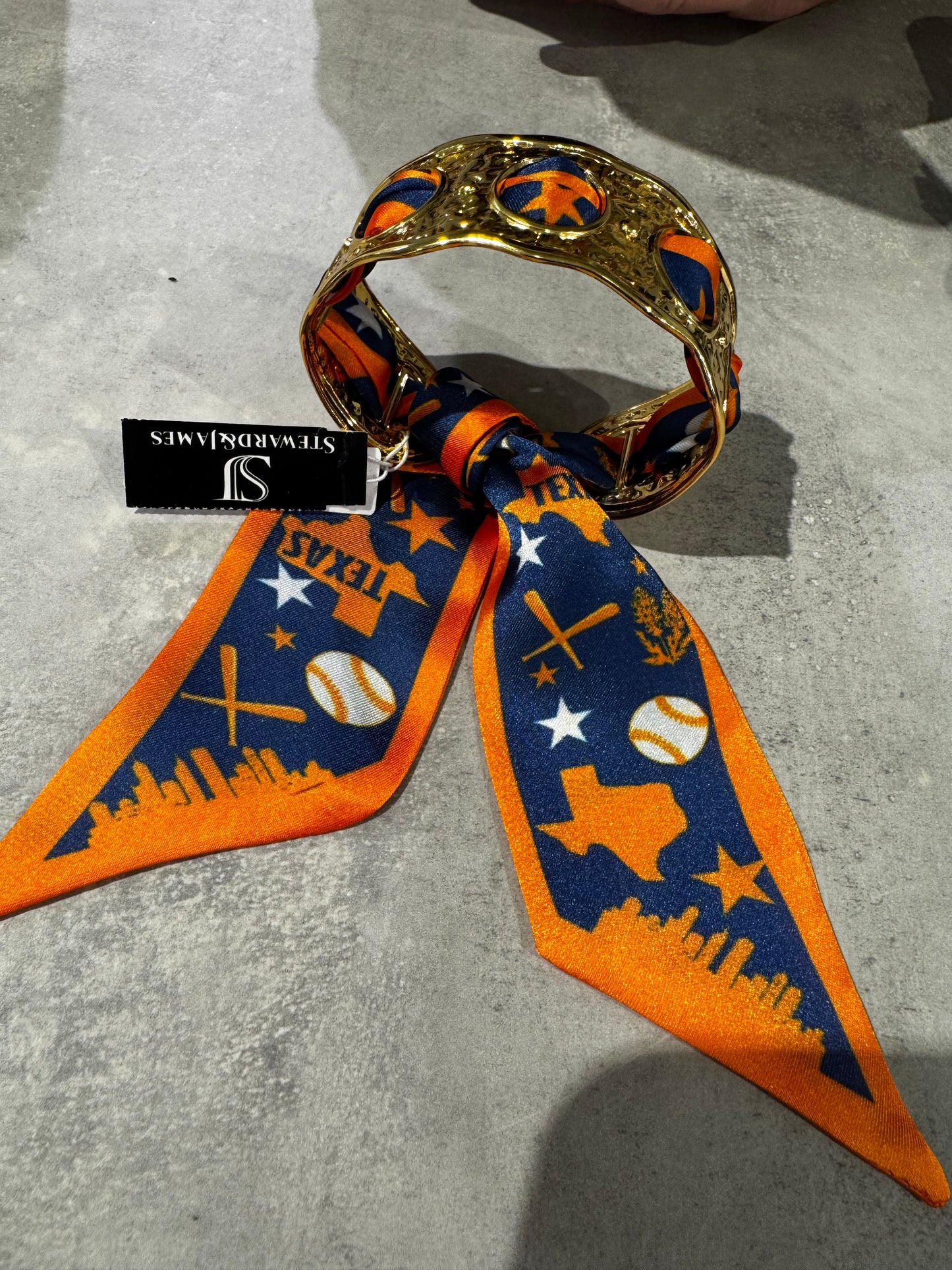 Astros Scarf Cuff